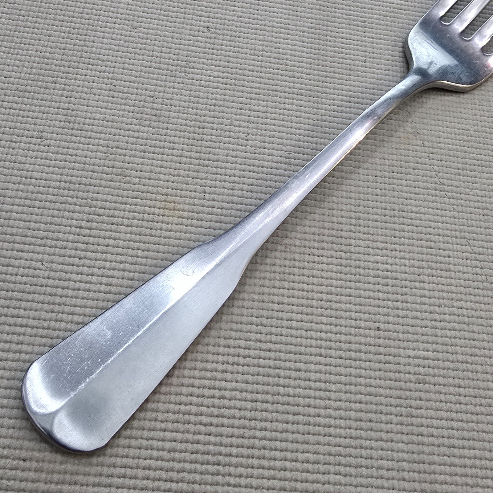 Distinction Deluxe Oneida Ltd/Oneida USA Colonial Artistry Satin Flatware Choice