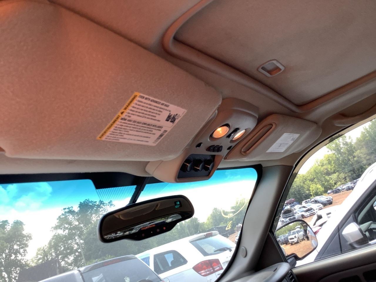 TAHOE 2005 Glove Box 4708375
