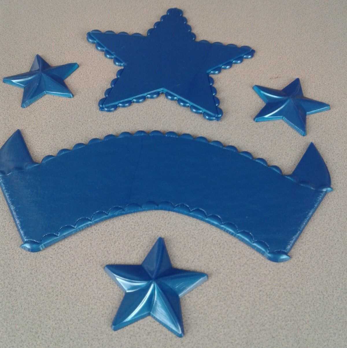 Bakery Crafts Blue Star And Banner Cake Decorating Kit - New.             (55.1)