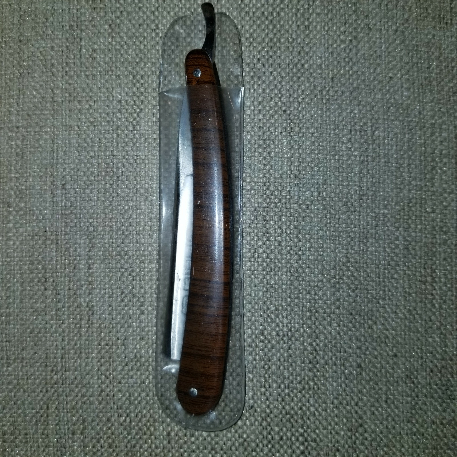 Alpha Outpost Straight Razor