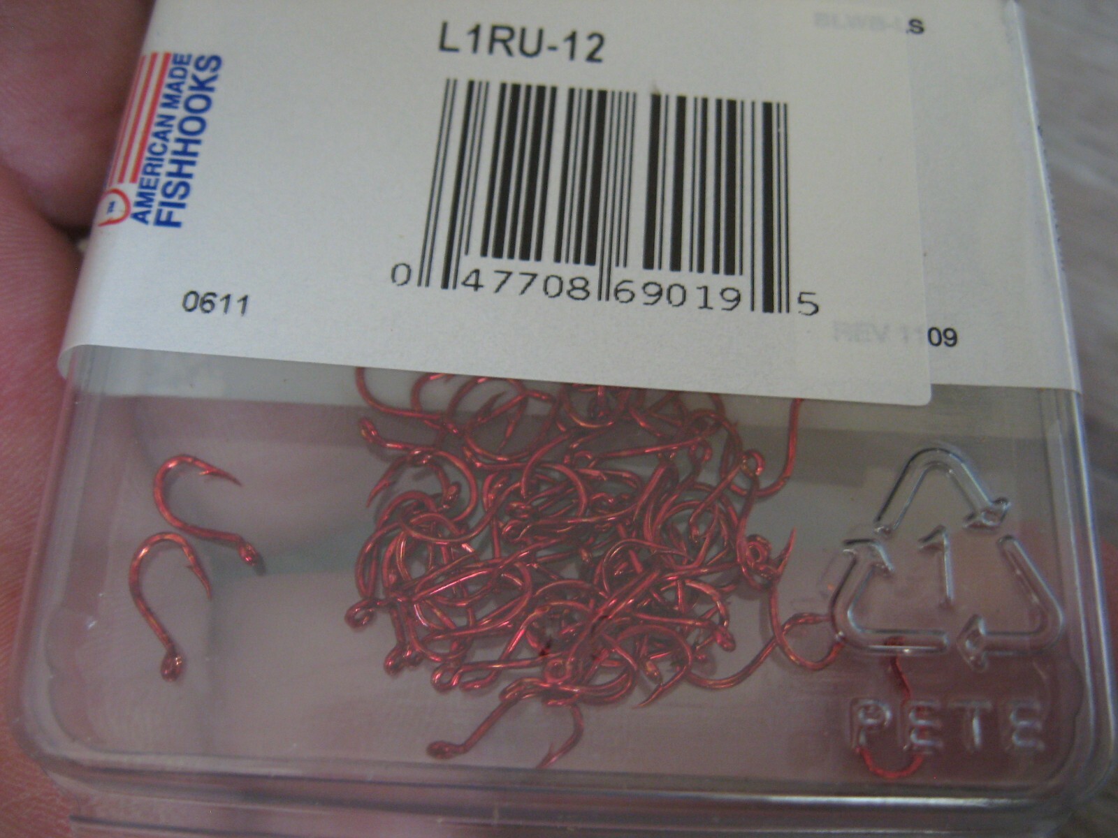70 Eagle Claw L1RU-12 Octopus Size 12 Fish Hooks Red Short Shank Up Eye