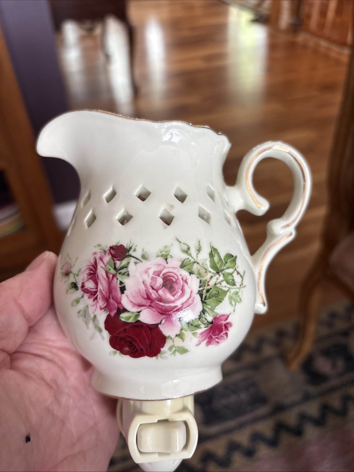 Vintage Formalities Victorian Rose Wall Plug in Nightlight 5.5"