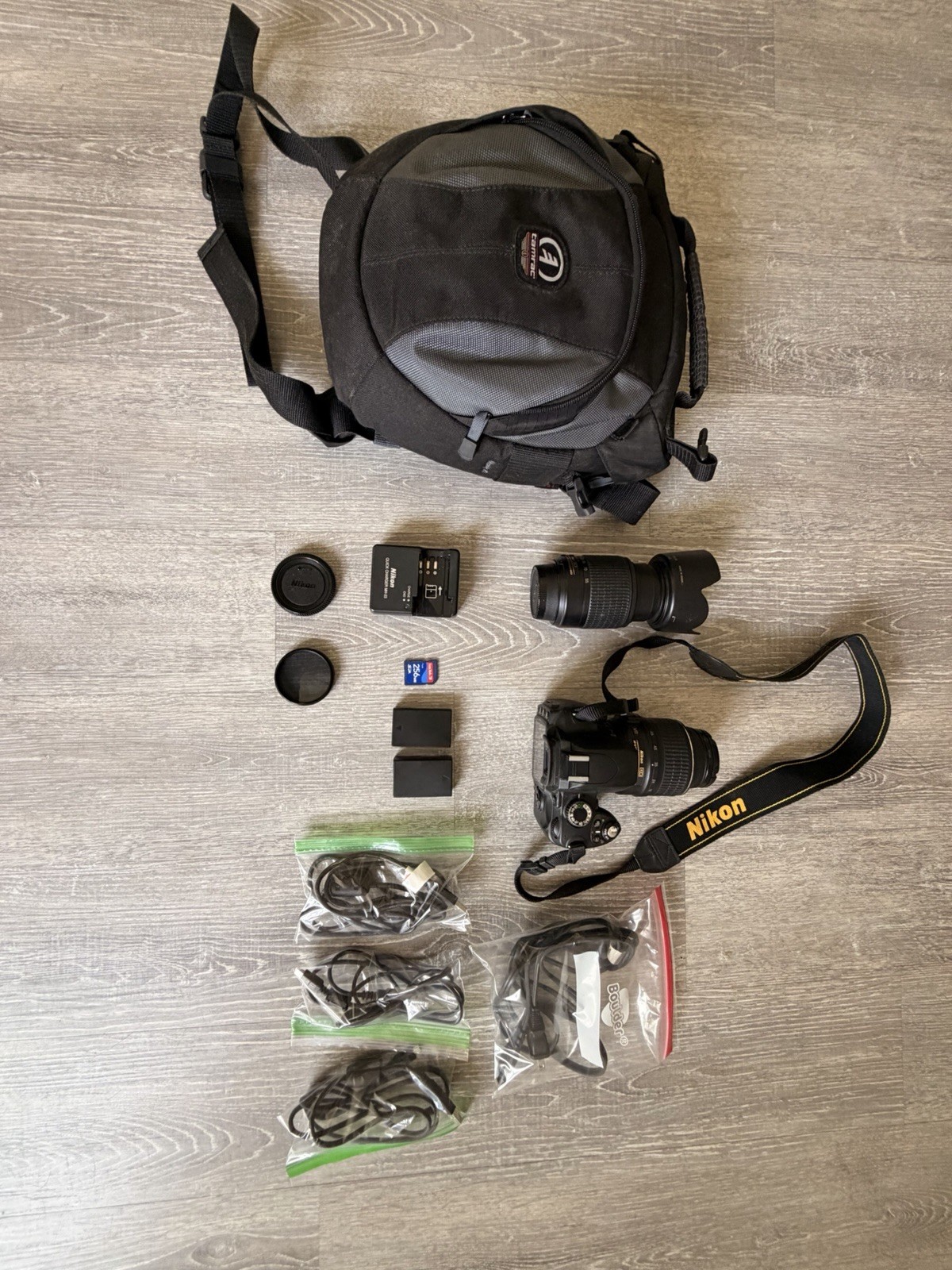 Nikon D60 Camera Bundle 18-55mm 55-200mm Lenses Tamrac Bag SD Card Charger