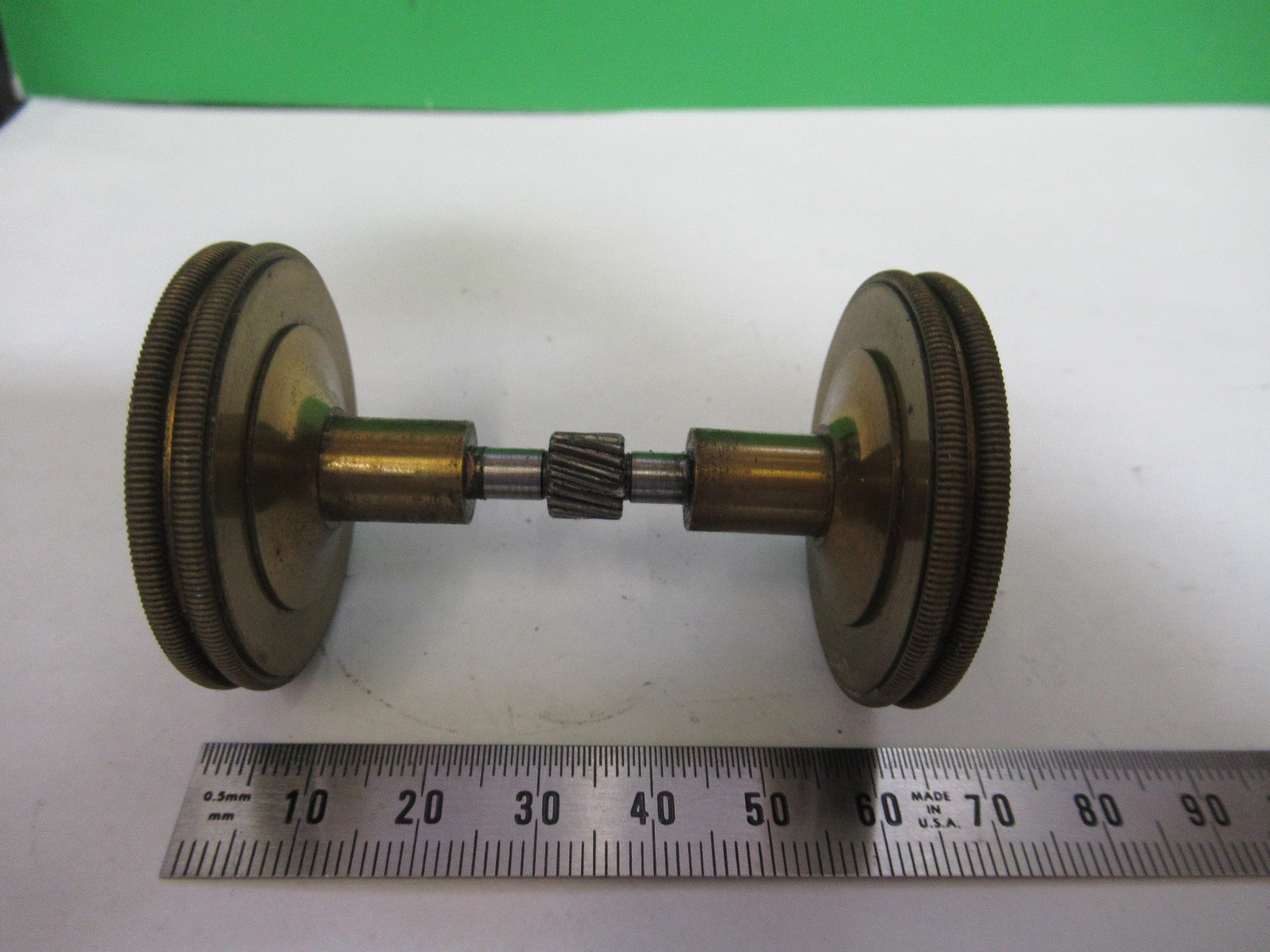 ANTIQUE BAUSCH LOMB SET OF BRASS KNOBS MICROSCOPE PART AS PICTURED T5-A-68