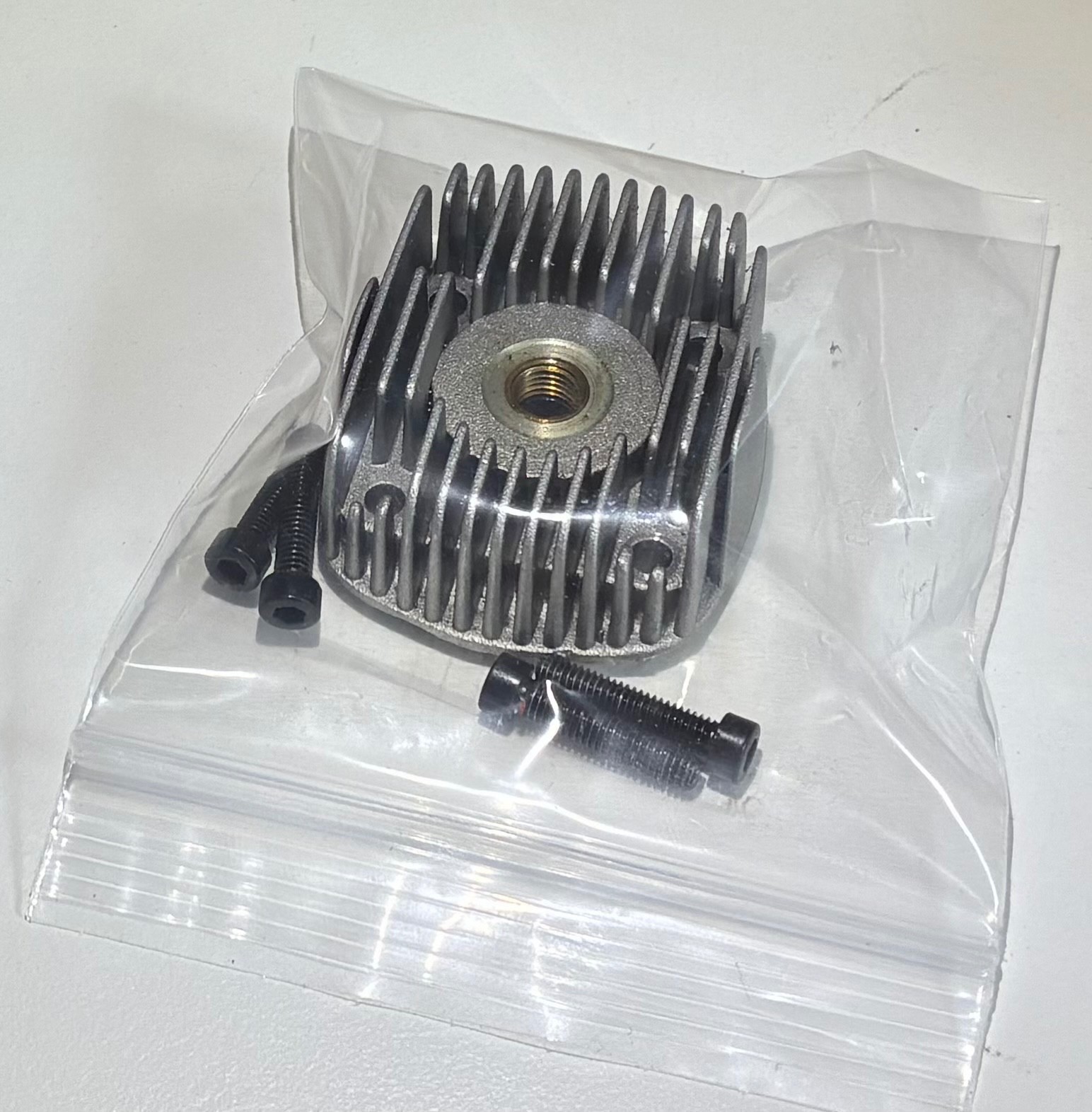 NEW - Super Tigre G51 Head and Mount Screws for Supertigre RC Model Engine