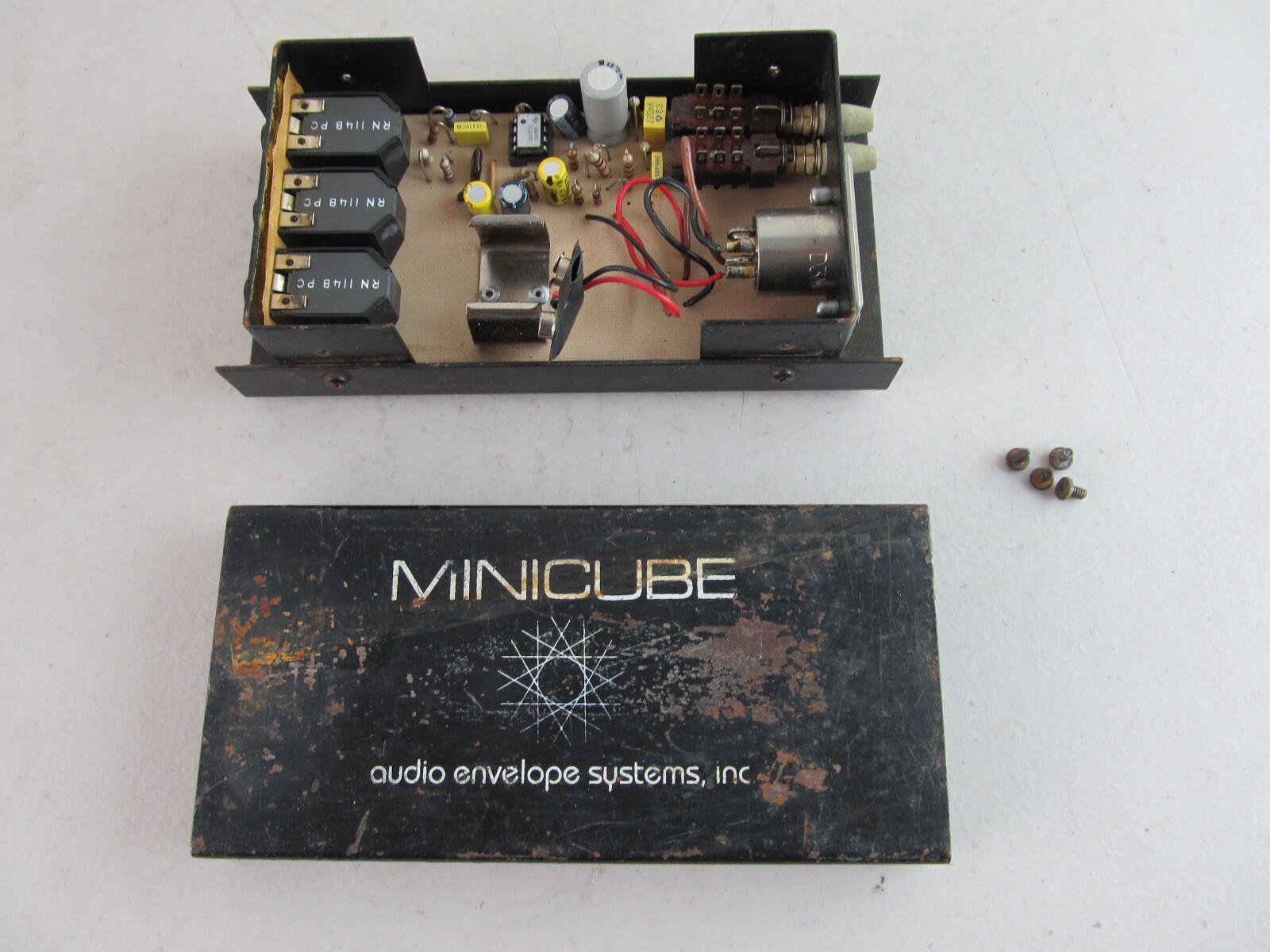 Audio Envelope Systems MINICUBE MC - 220 ACTIVE Direct Box. D.I.