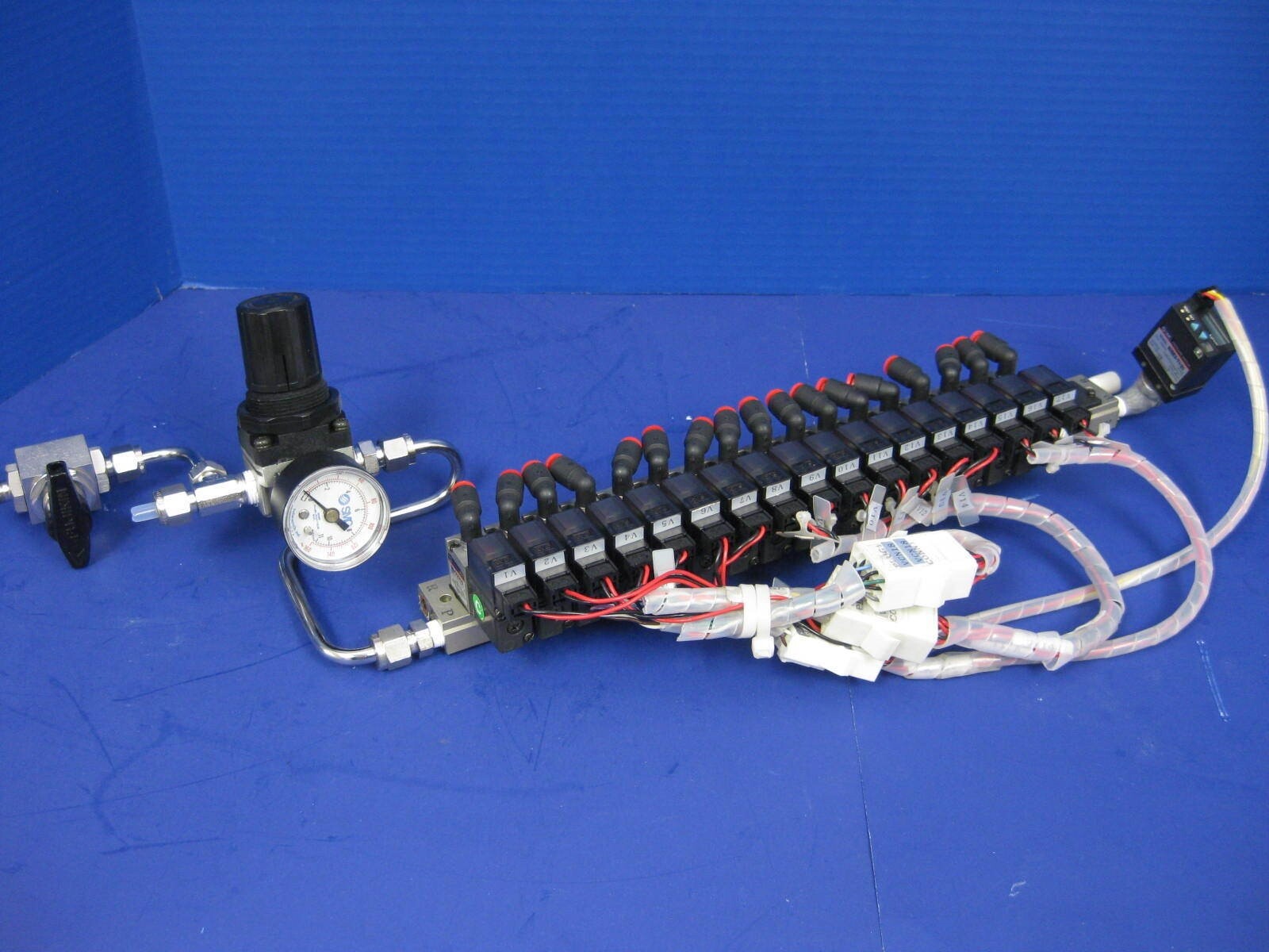 SMC 10-VZ110 Valve Assembly w/ 17 Valves, Manifold, Regulator, Pressure Switch