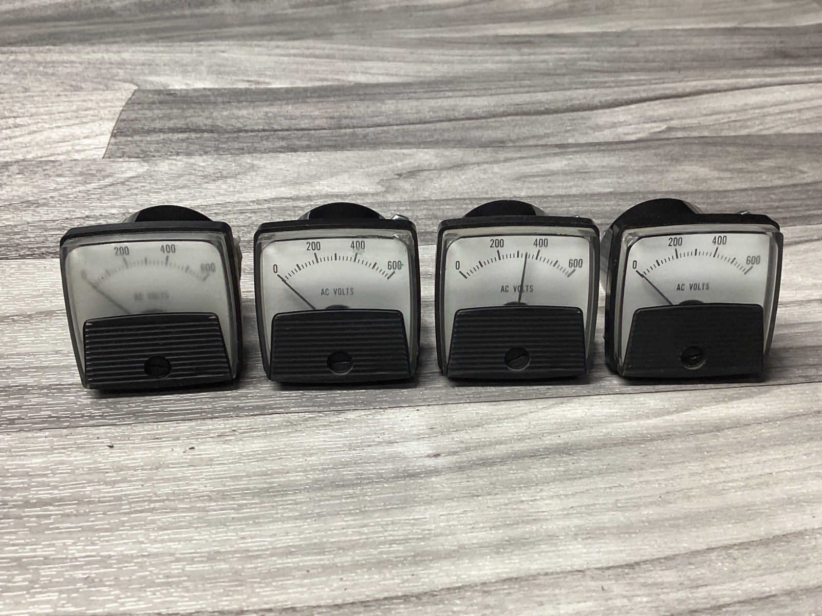 LOT OF 4 MODUTEC 0-600,Panel Meter AC VOLTS #136N123
