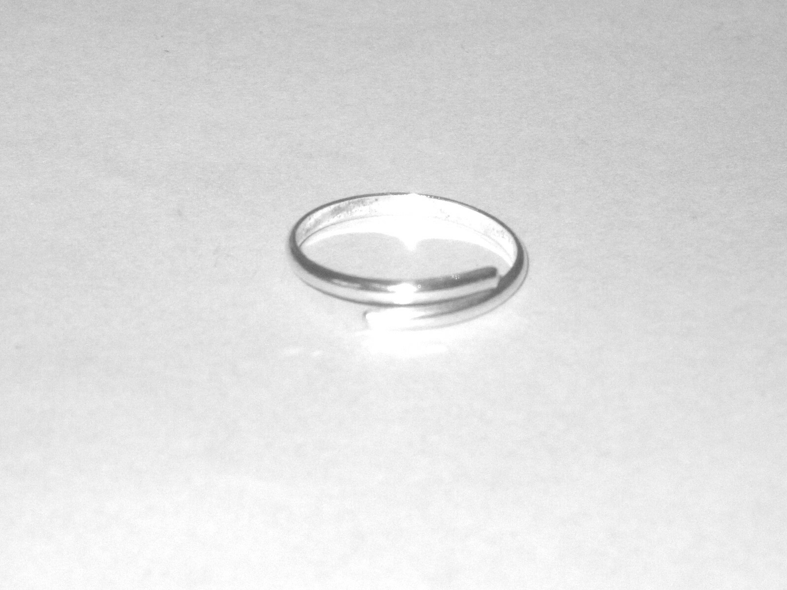 Handcrafted Gold or Silver criss-cross toe ring