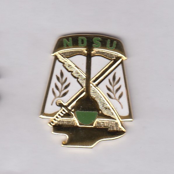 US Army ROTC North Dakota State University, ND crest DUI badge G-23