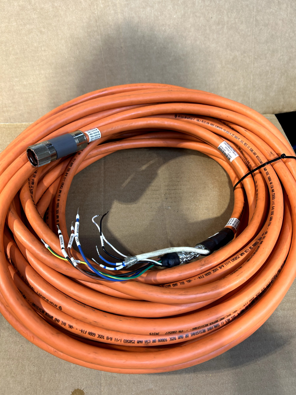 ALLEN BRADLEY 2090-CSBM1DF-18AF25 MOTOR POWER CABLE 25M  NEW