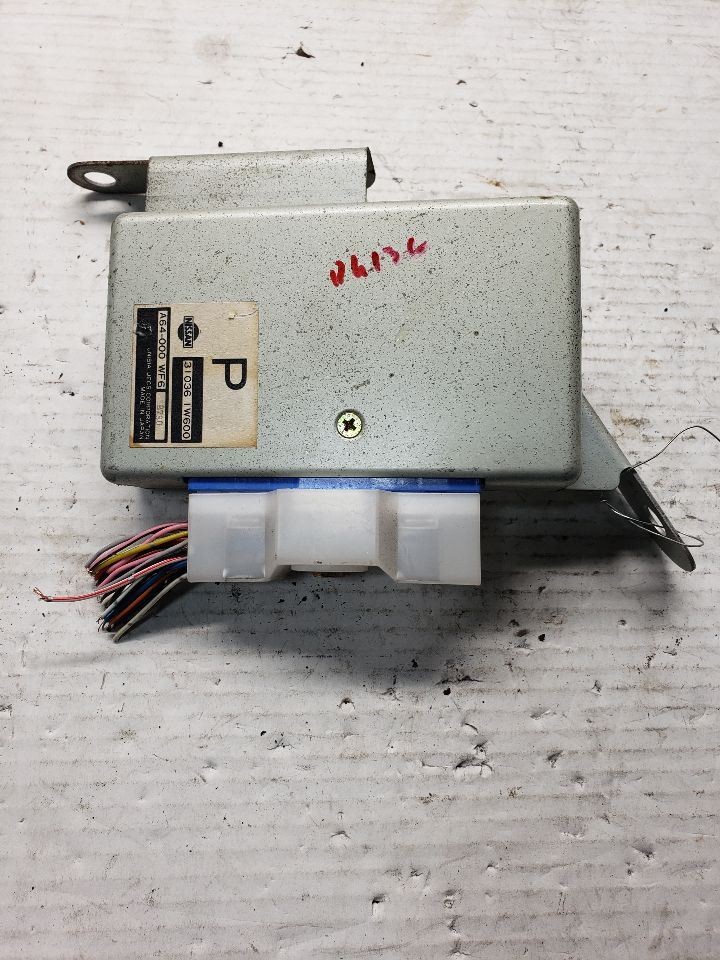 1998-1999 Nissan Pathfinder Control Module Transmission From 12/98 OEM 1411401
