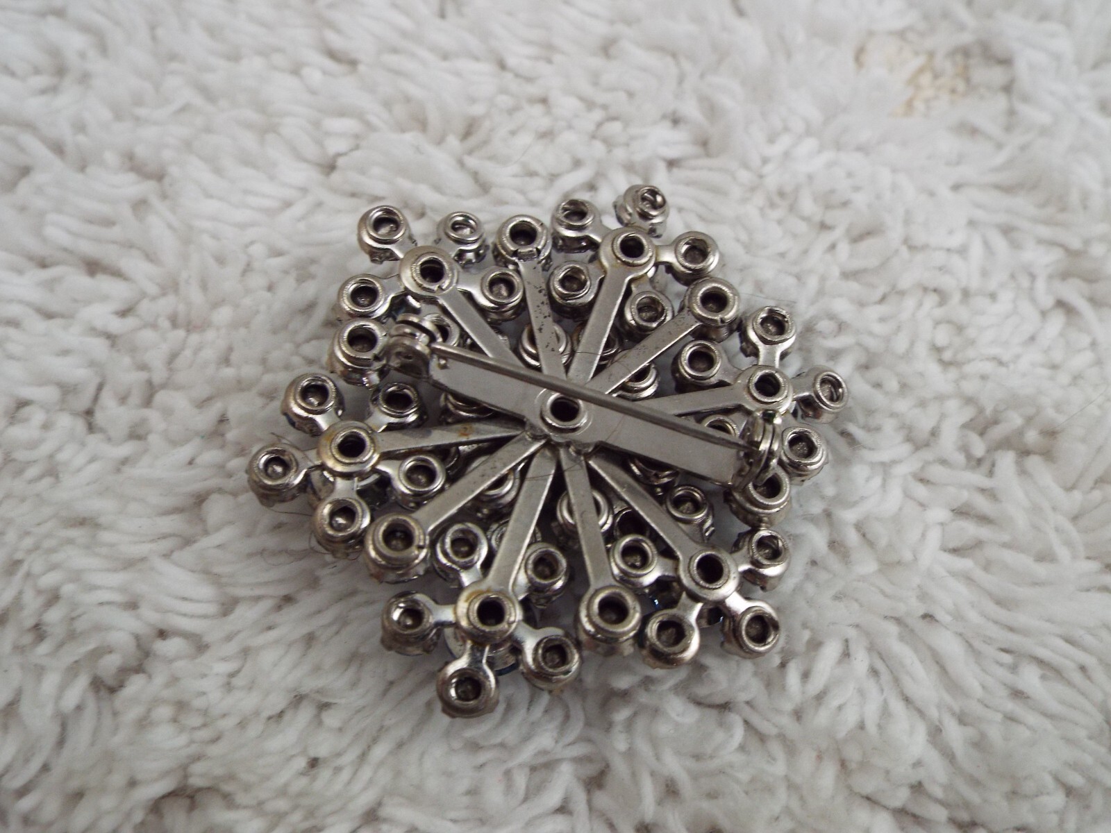 Silvertone Blue Rhinestone Pin (A18)
