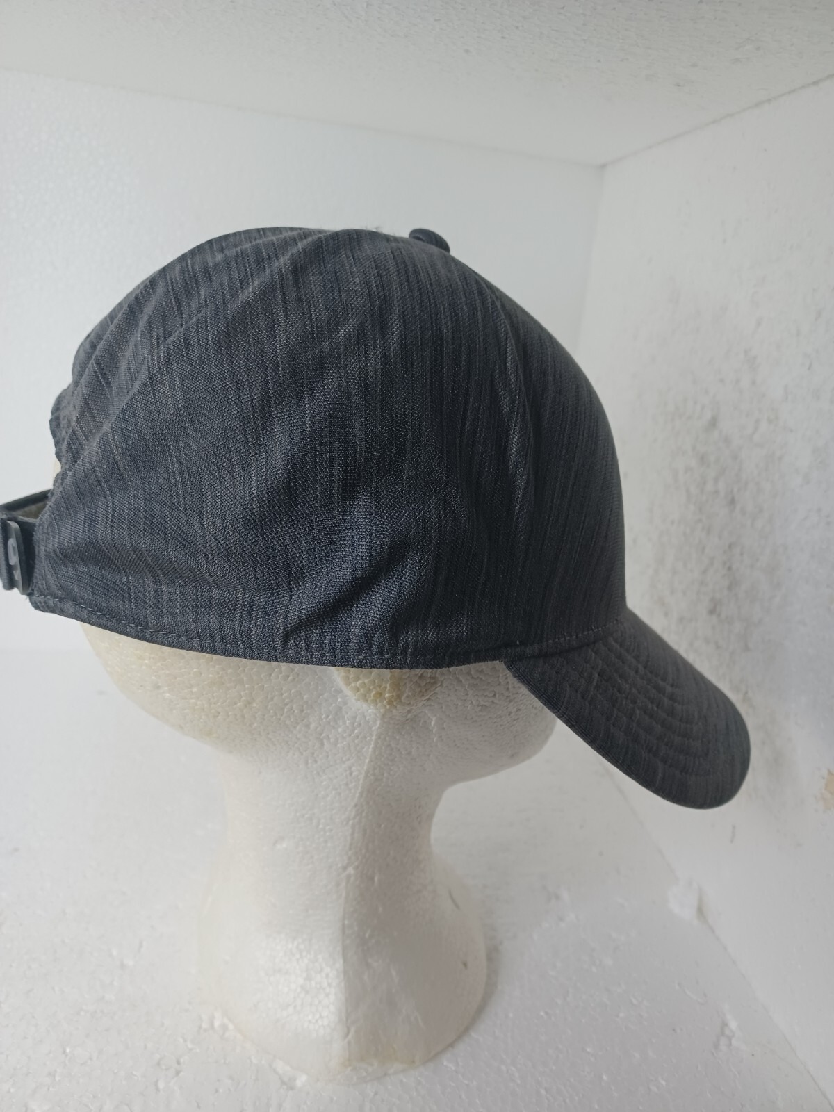 One Touch Seamless Outdoor cap Gray Lightweight NWT OSFA Hook and Loop