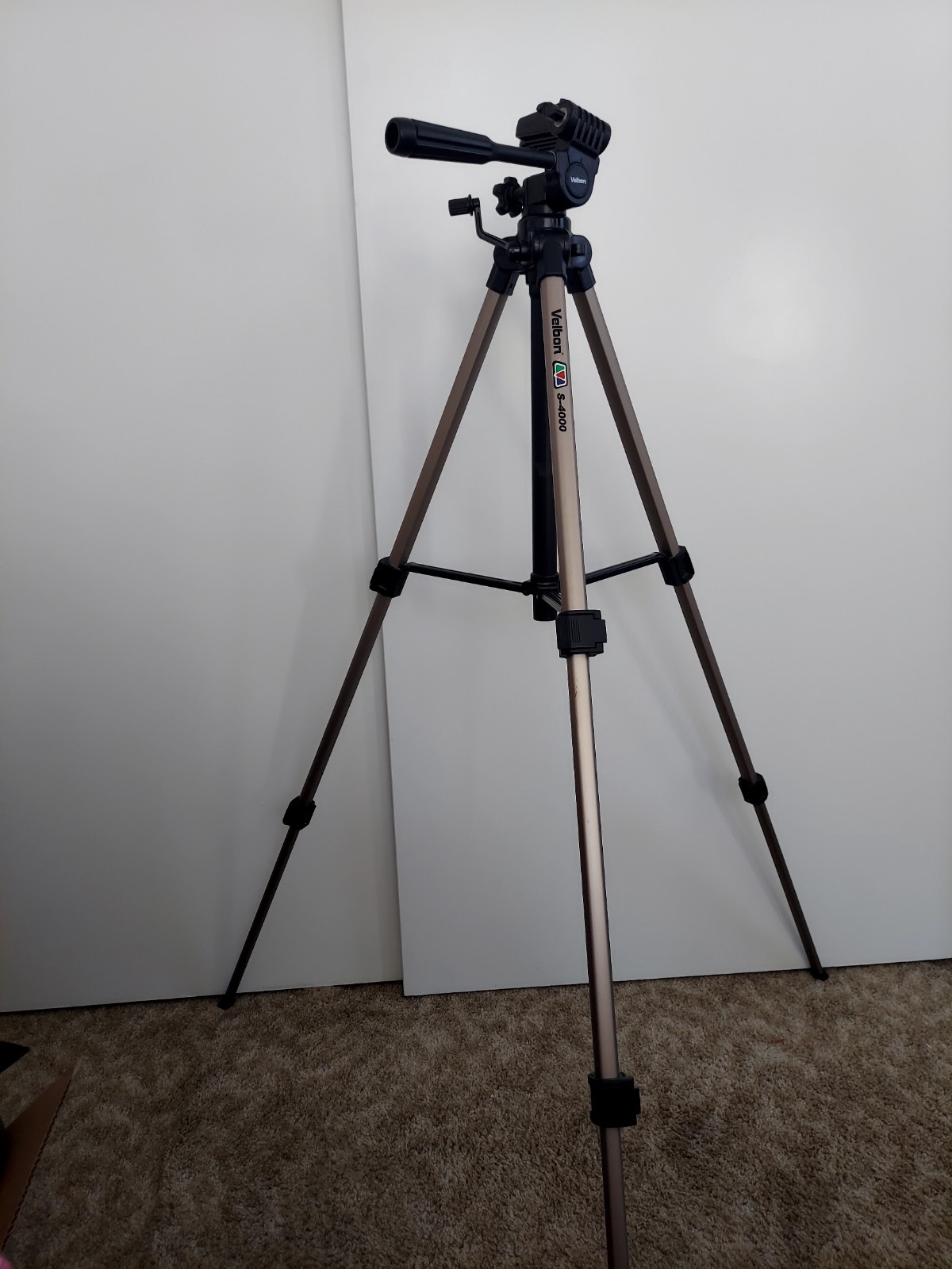 Velbon S-4000 Camera Tripod with PH-656Q Pan Tilt Head Quick Release Plate