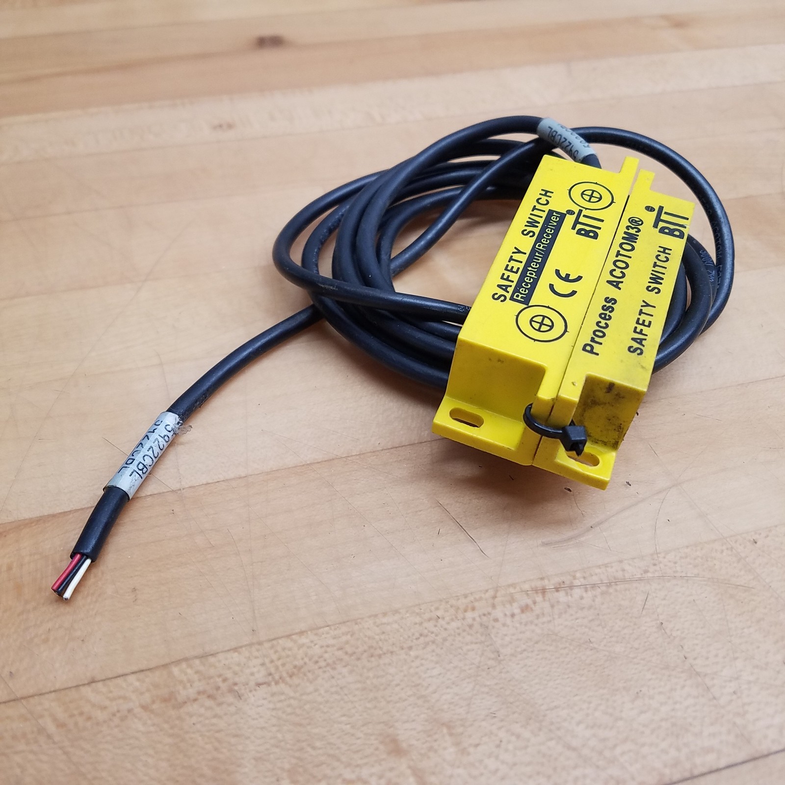BTI AMX3 Magnetic Safety Switch. 2A, 48VAC/DC - USED