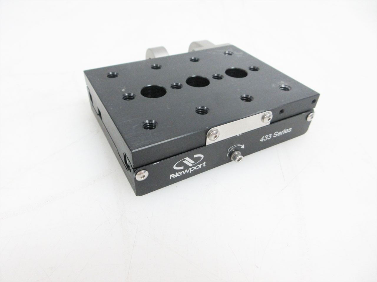 NEWPORT 433 LOW PROFILE LINEAR MOTION X STAGE - NO MICROMETER