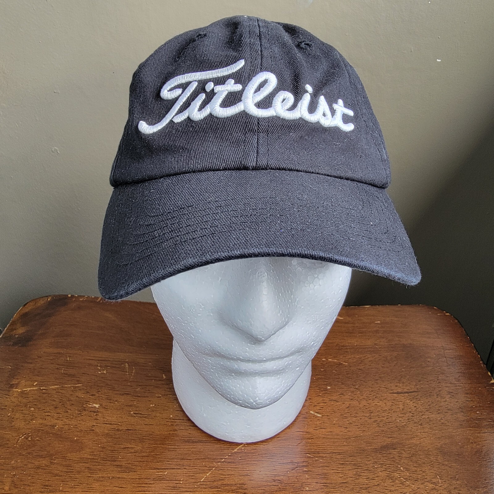 Titleist Hat Black Adjustable Golf Golfer Strapback Baseball Cap MBCI Logo