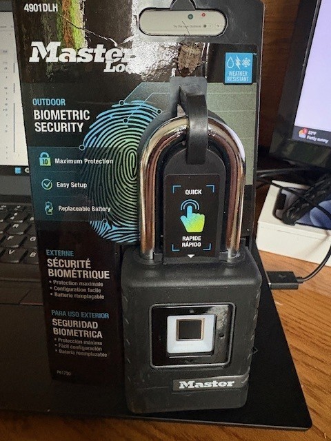 4901DLH MASTERLOCK BIOMETRIC SECURITY LOCK PADLOCK NEW Master Lock