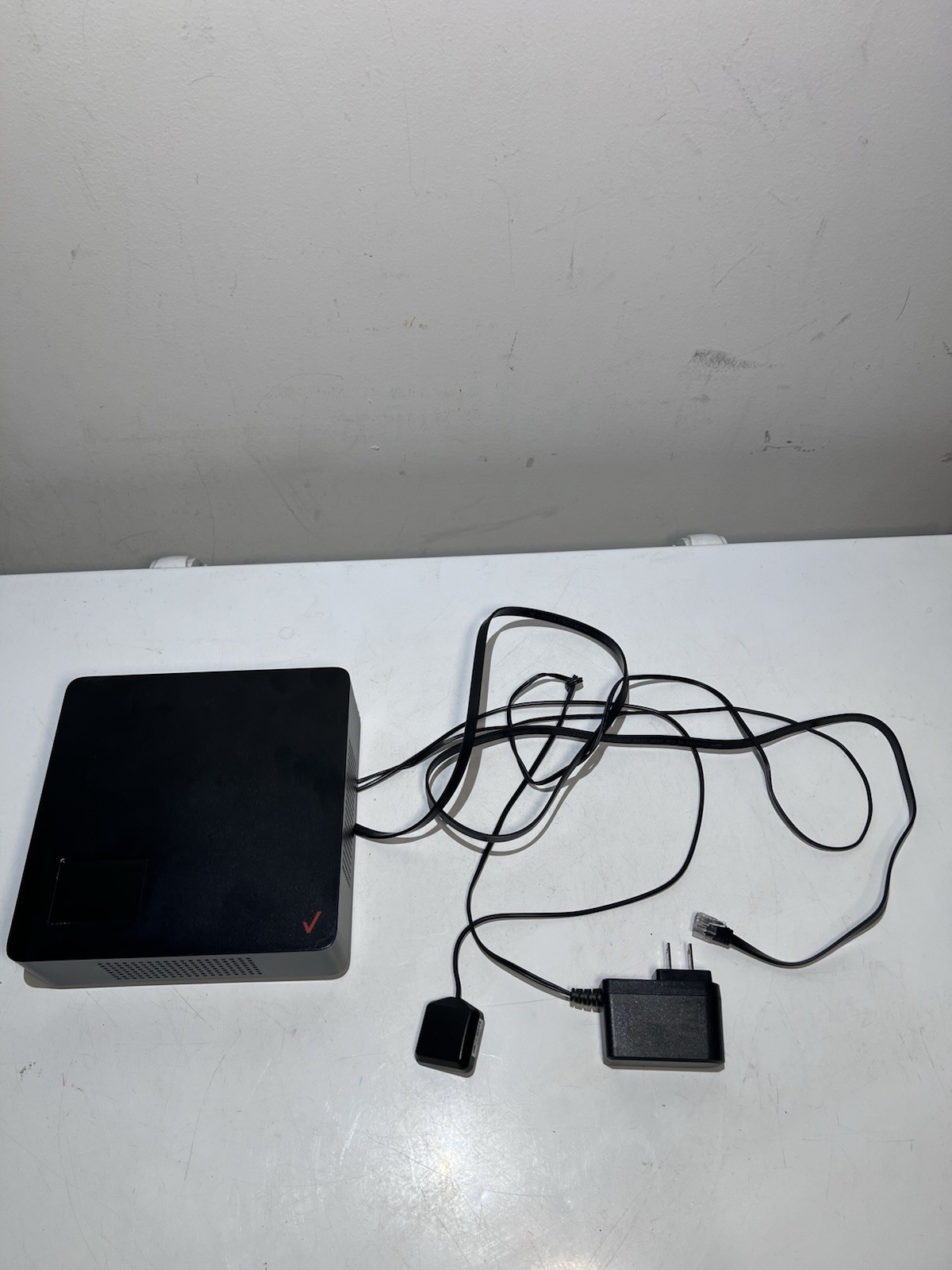 Verizon 4G LTE Network Extender ASK-SFE116 Cellular Signal Booster Unit. READ