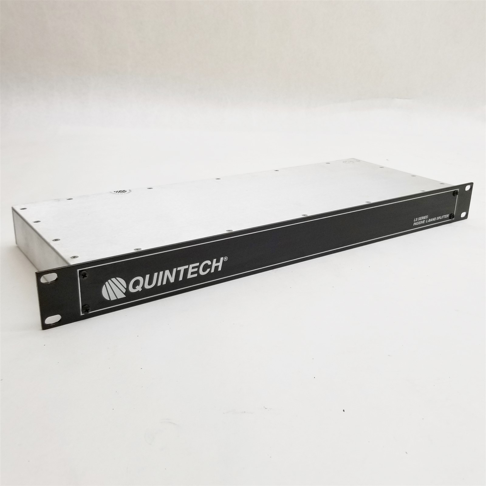 Quintech LS Series Passive L-Band Splitter 4-Input 4-Way Split LS042150P4FNA000