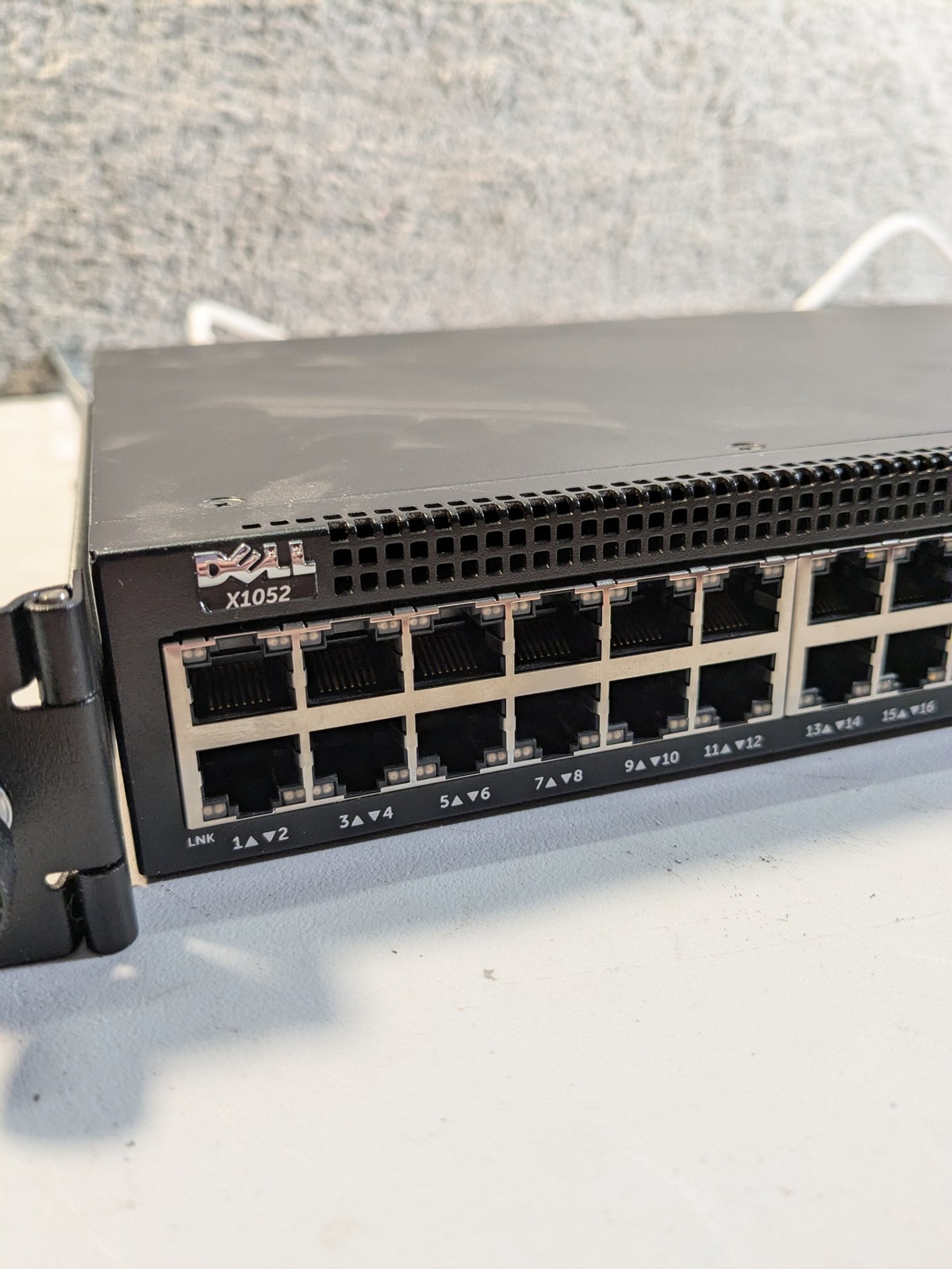 Dell Networking X1052 48-Port Managed Network Switch w/Rails Powers On