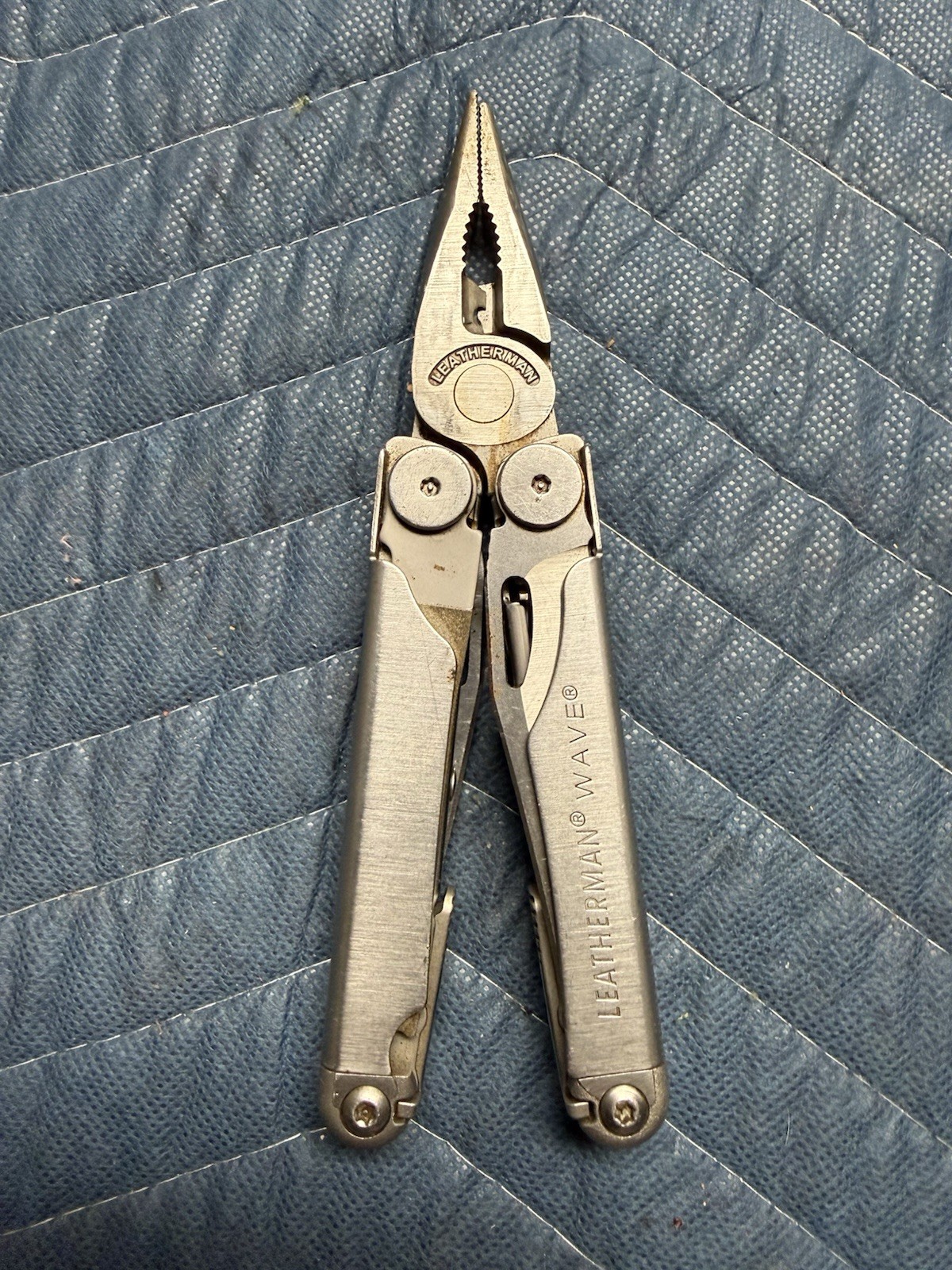 Leatherman Wave Multi-Tool with Nylon Sheath/Pouch, used 7.5/10 condition. Tight