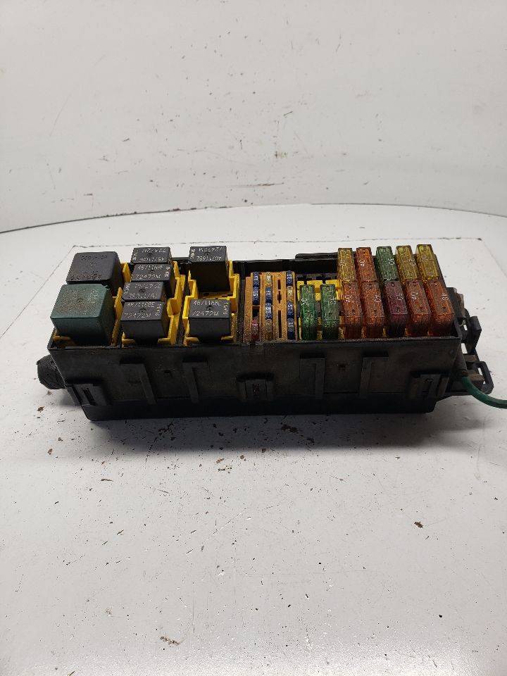 Used Fuse Box Engine fits: 2000 Jeep Cherokee 4.0 Grade A