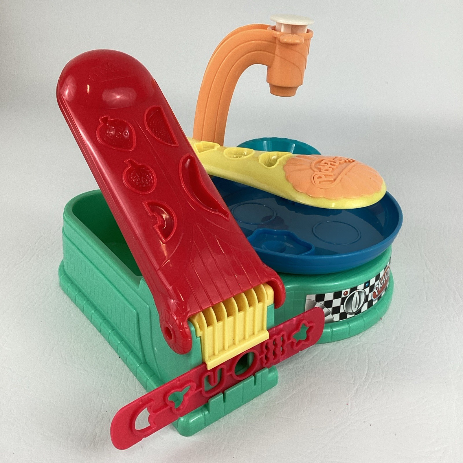 Play-Doh Flip N Serve Breakfast Playset Griddle 2010 Hasbro Kitchen Creations
