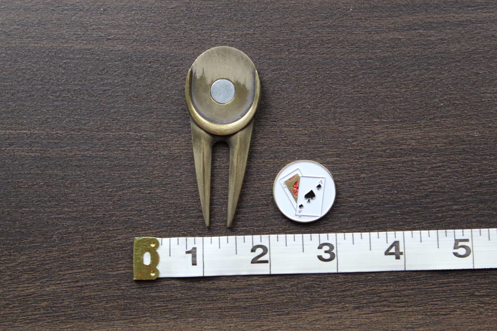 EVERGOLF DIVOT TOOL WITH BALL MARKER VERY GOOD CONDITION BRASS NICKLE LOOK ACE
