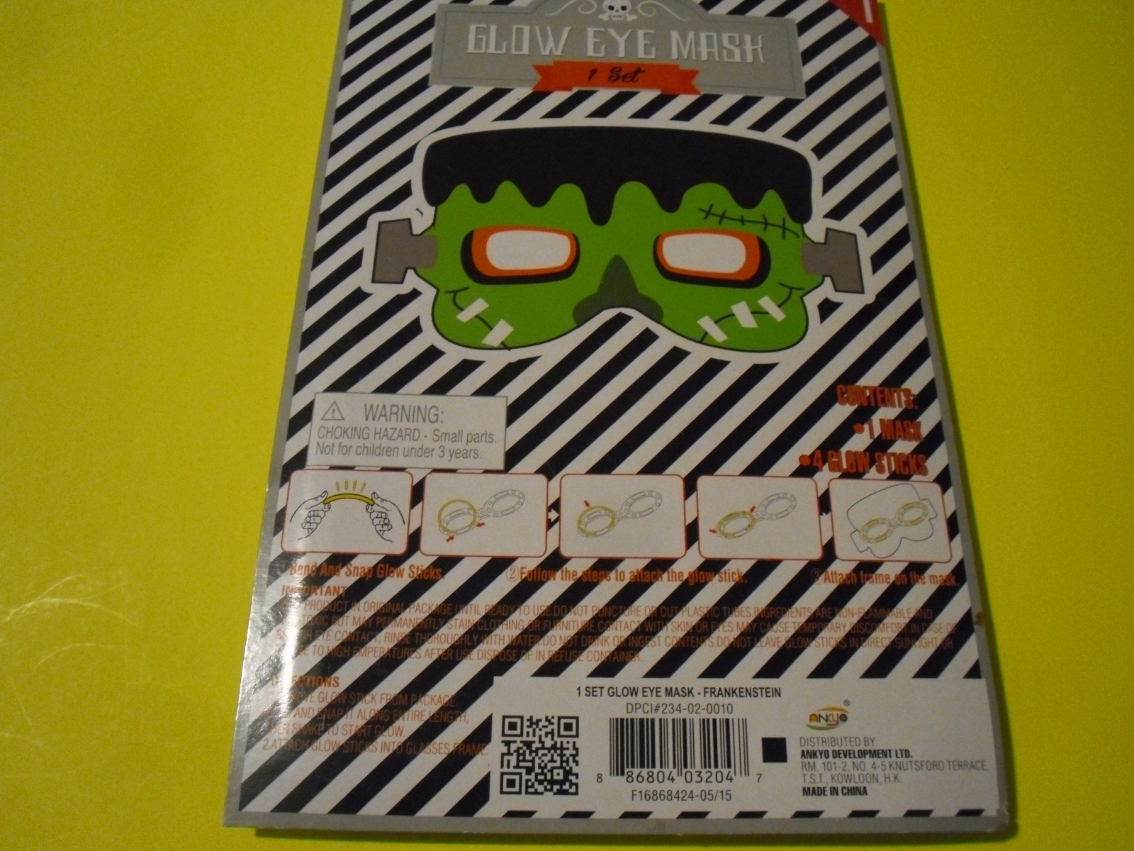 New ! Glow Eye Mash  Halloween Decoration 1 Mash 4 Glow Sticks