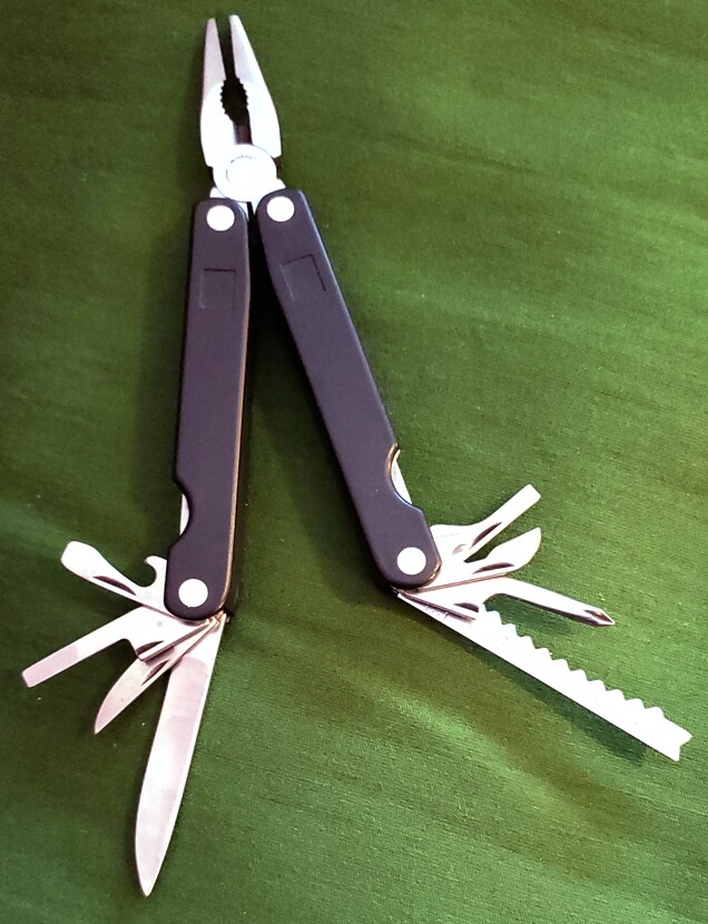 Handy 4" Folding Multi-Tool with Case