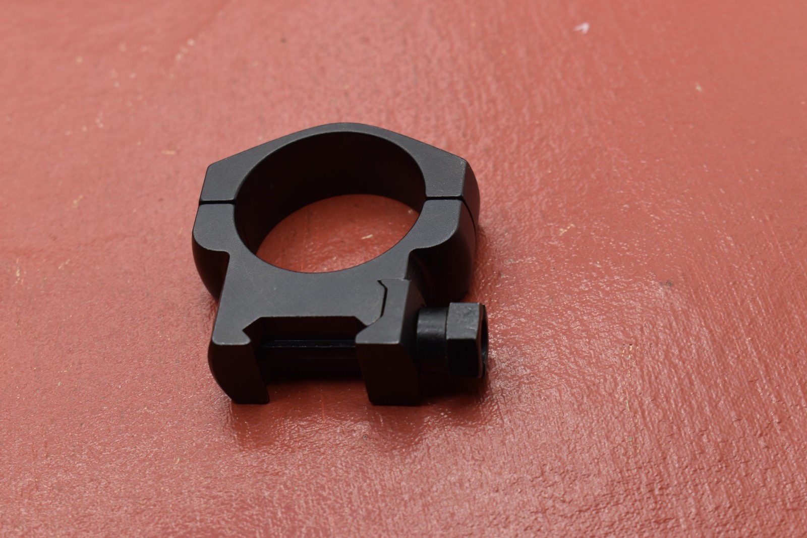 single Leupold Mark 4 34mm High matte ring