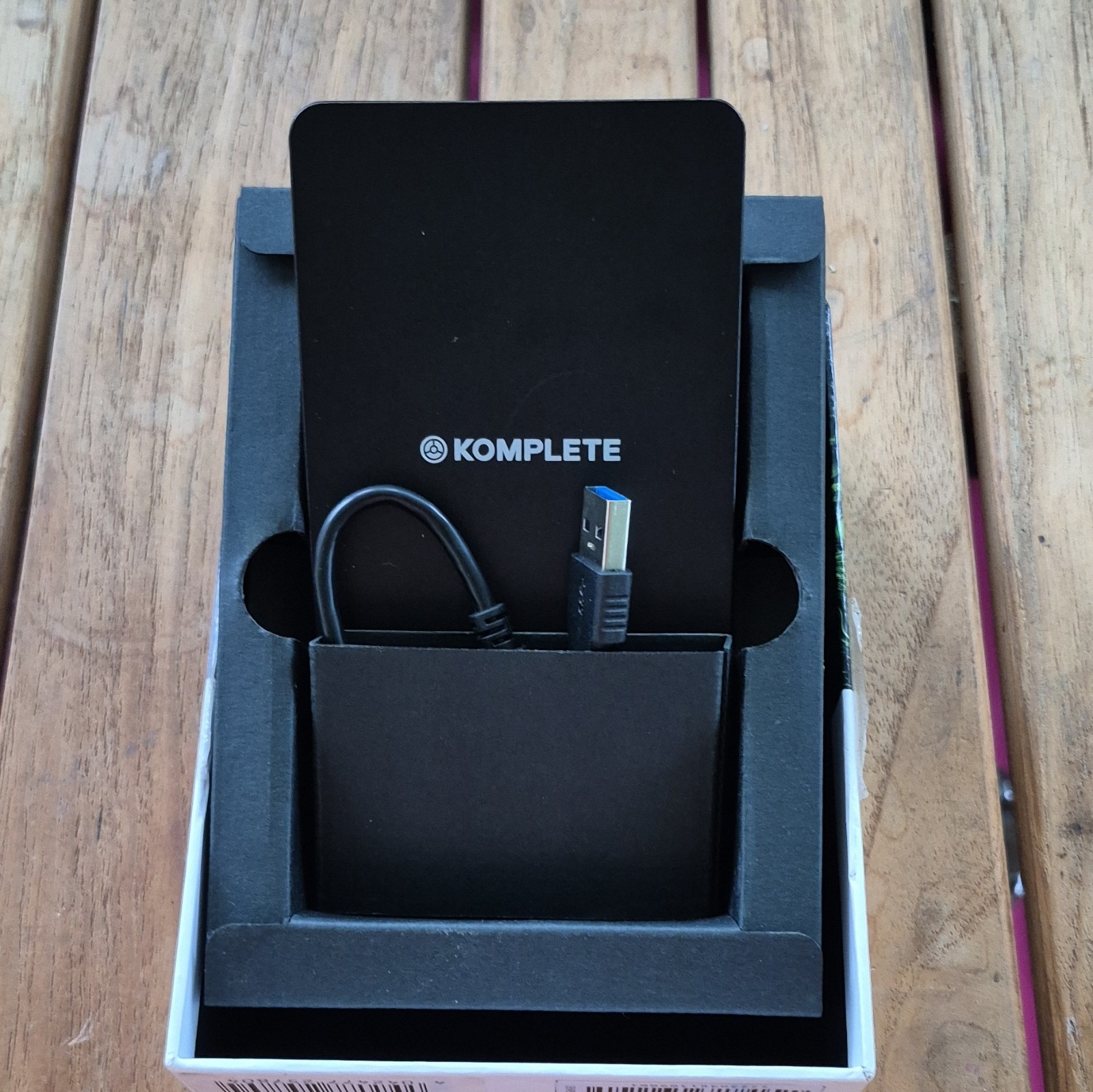 Native Instruments Komplete 12 Upgrade for Komplete Select USB Windows/Mac