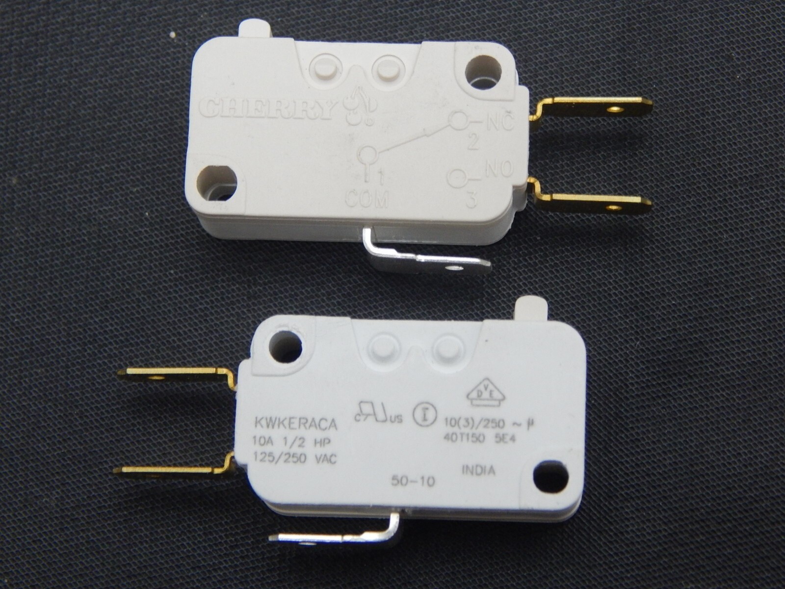CHERRY KWKERACA SNAP IN PLUNGER SWITCH SPDT 10A 250V 1/2HP - LOT OF 2 SWITCHES
