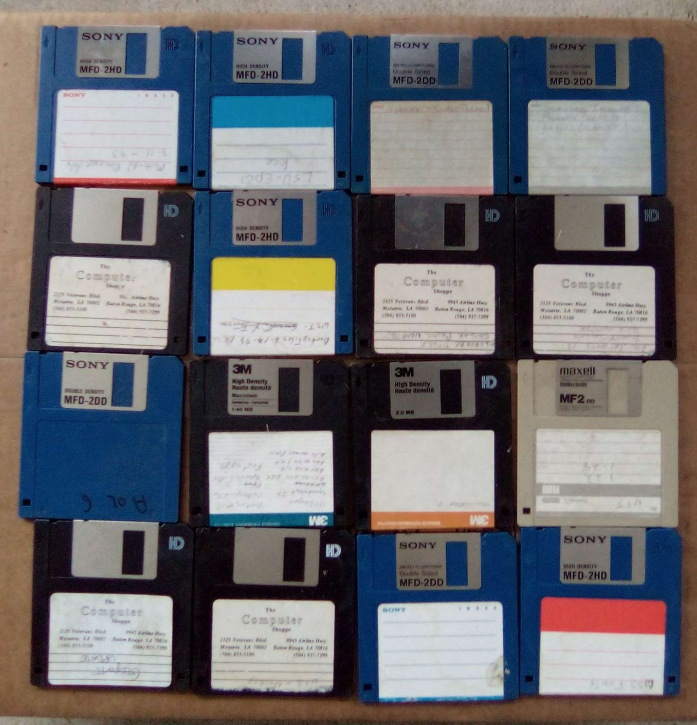 Vintage Lot of 16 - 3.5" Disks Microsoft Mac Apple Software Blank and AOL Games