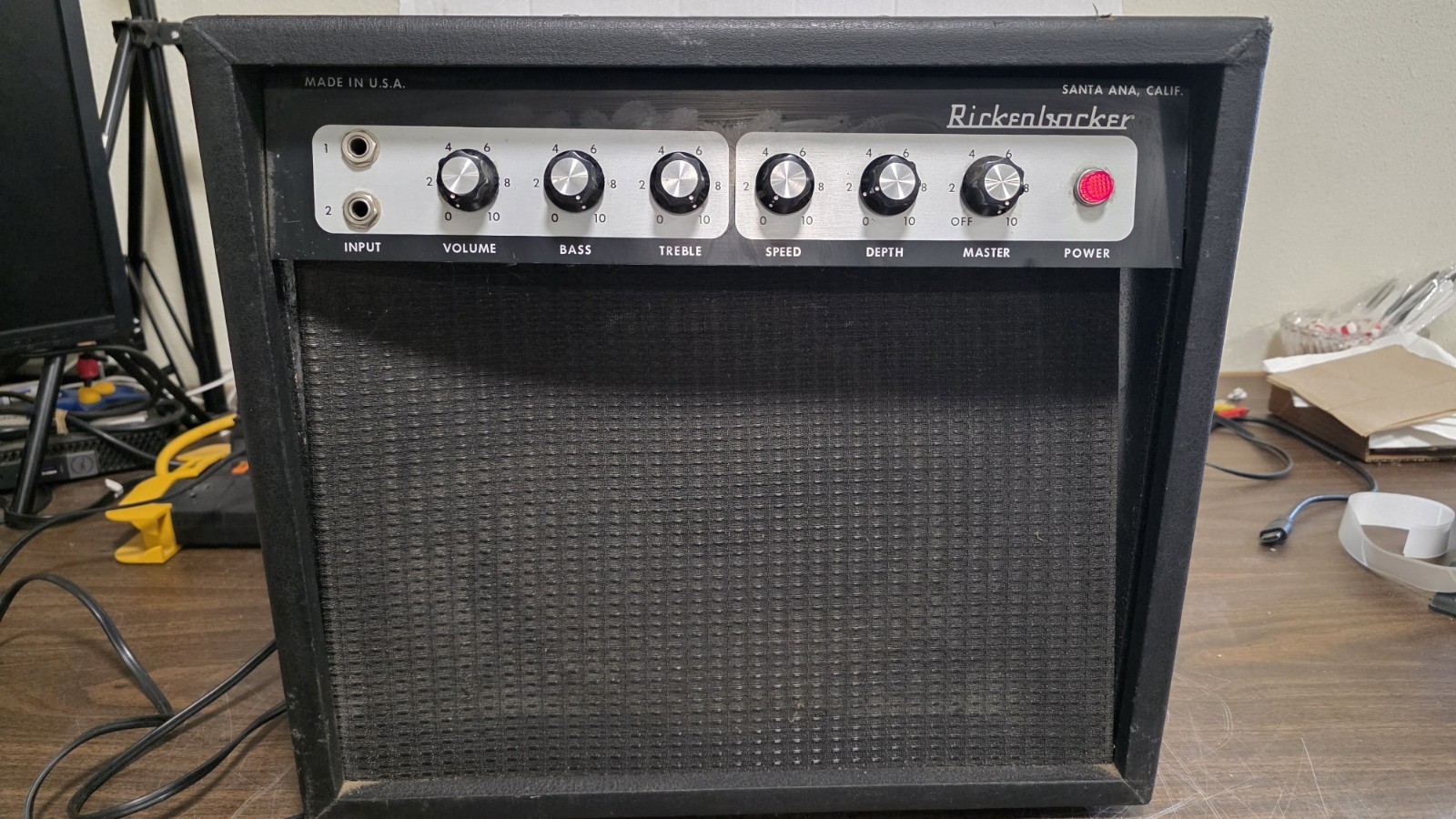 Rickenbacker Model TR7 Guitar Amp