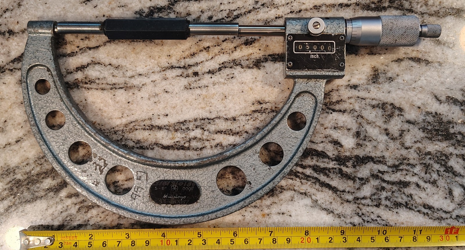 MITUTOYO NO 193-216   MICROMETER  5-6" .0001 SMOOTH MOVEMENT WITH 5" STANDARD