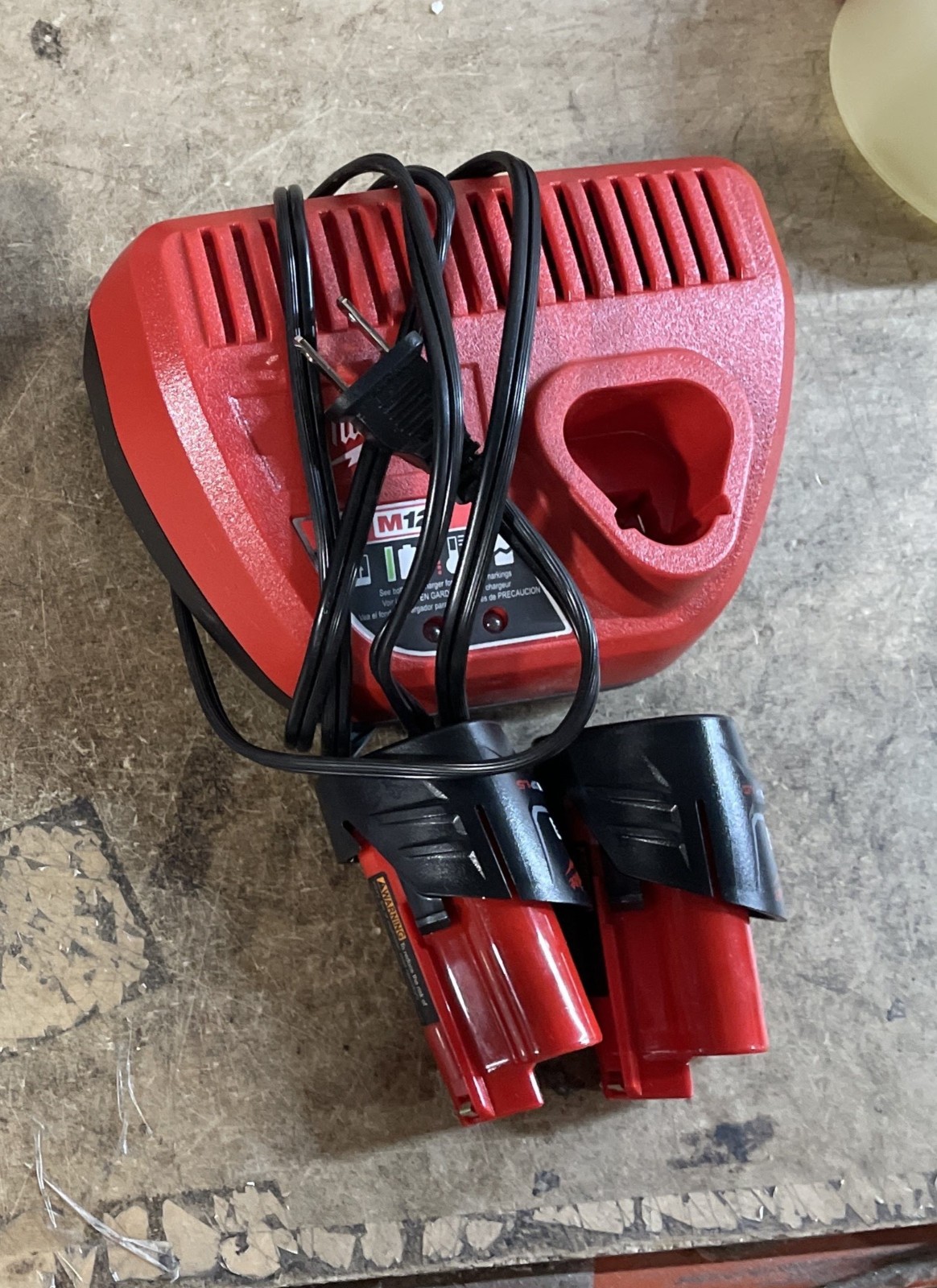 Milwaukee 2550-22 M12 Rivet Tool Kit