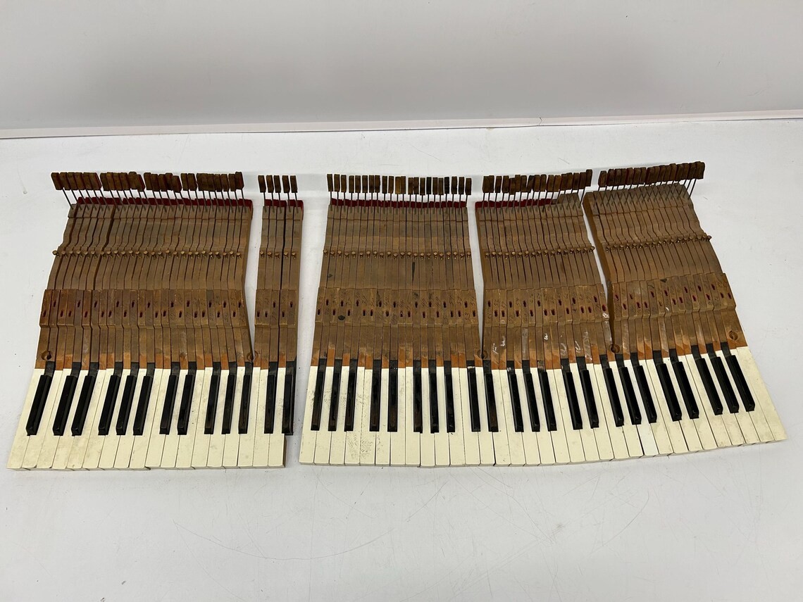 Set 87 Vtg Salvaged Piano Keys White Black Wall Art Craft Sculpture J8 As Is