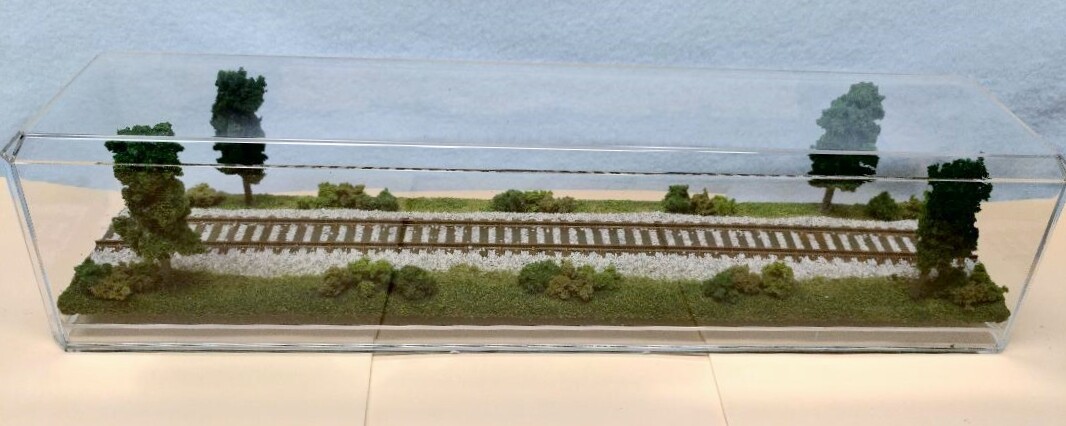 HO SCALE  16" SINGLE TRACK HO TRAIN DISPLAY CASE -SUMMER SCENE  FOR ANY HO