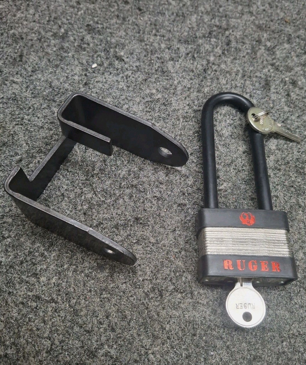 Ruger Padlock and PM153 Lock Bracket for Ruger 10-22. Bx4