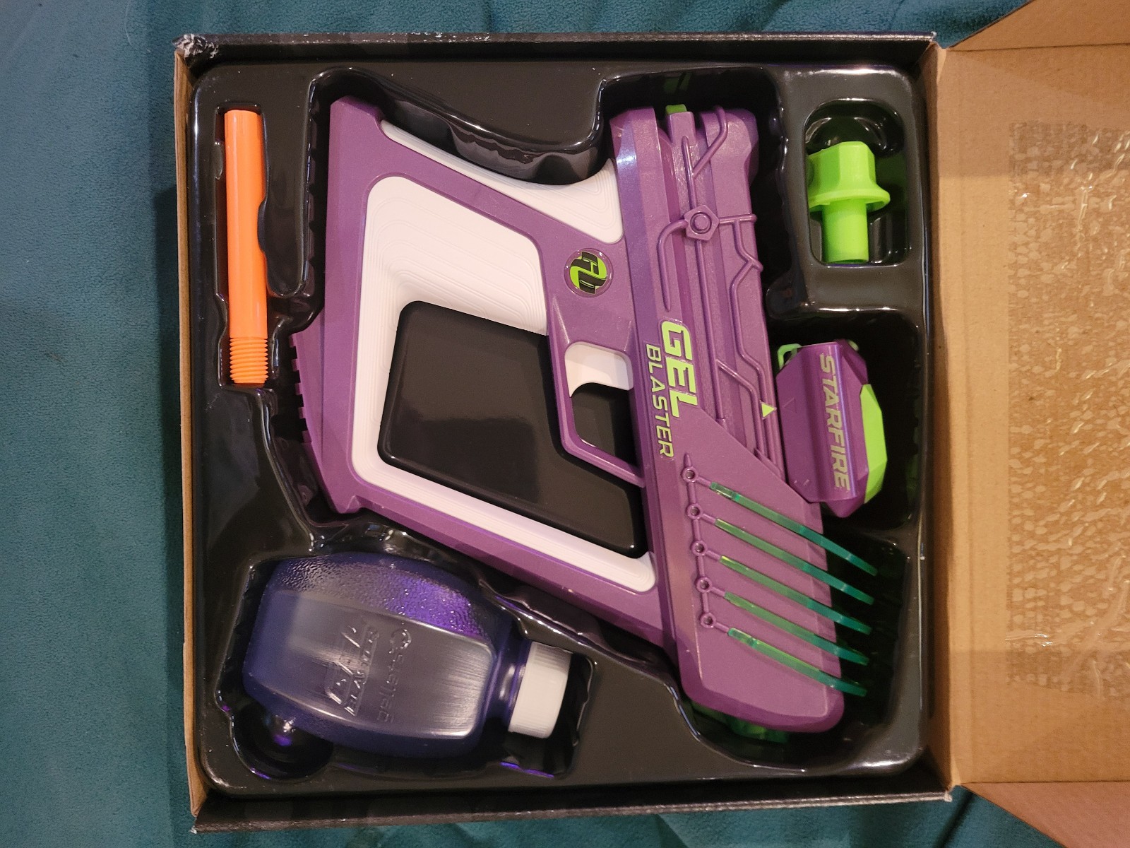 GelBlaster®, with 5,000 Starfire Glow-in-the-Dark Gellets™
