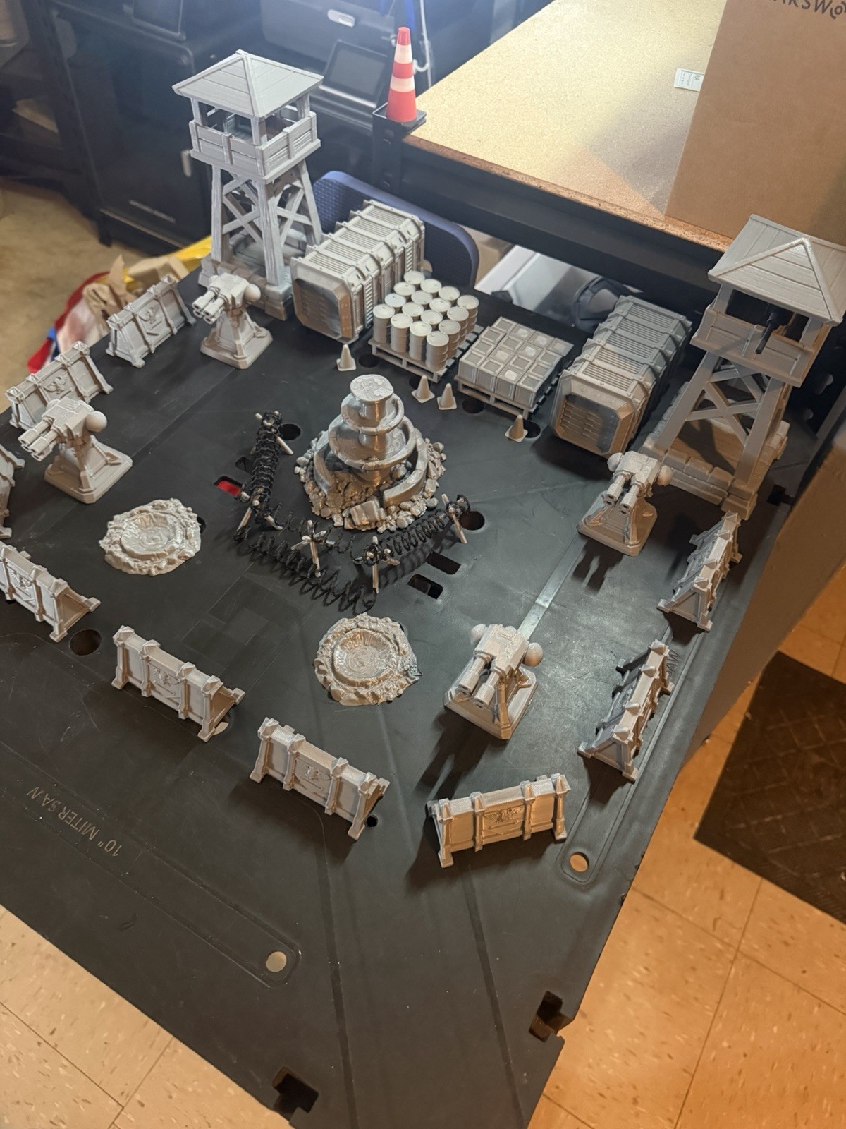 Warhammer DnD Compatible Destroyed Prison Gray Unpainted