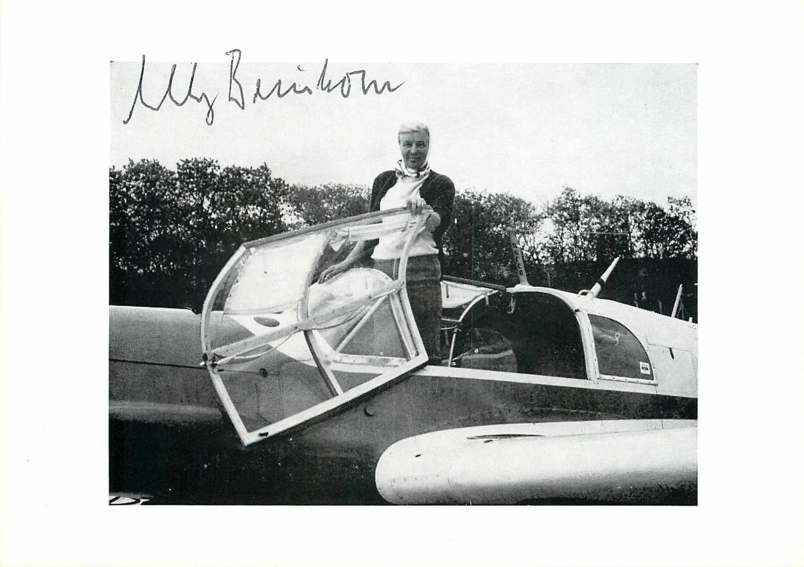 Autograph Elly Beinhorn - aviation pioneer - photo original signed