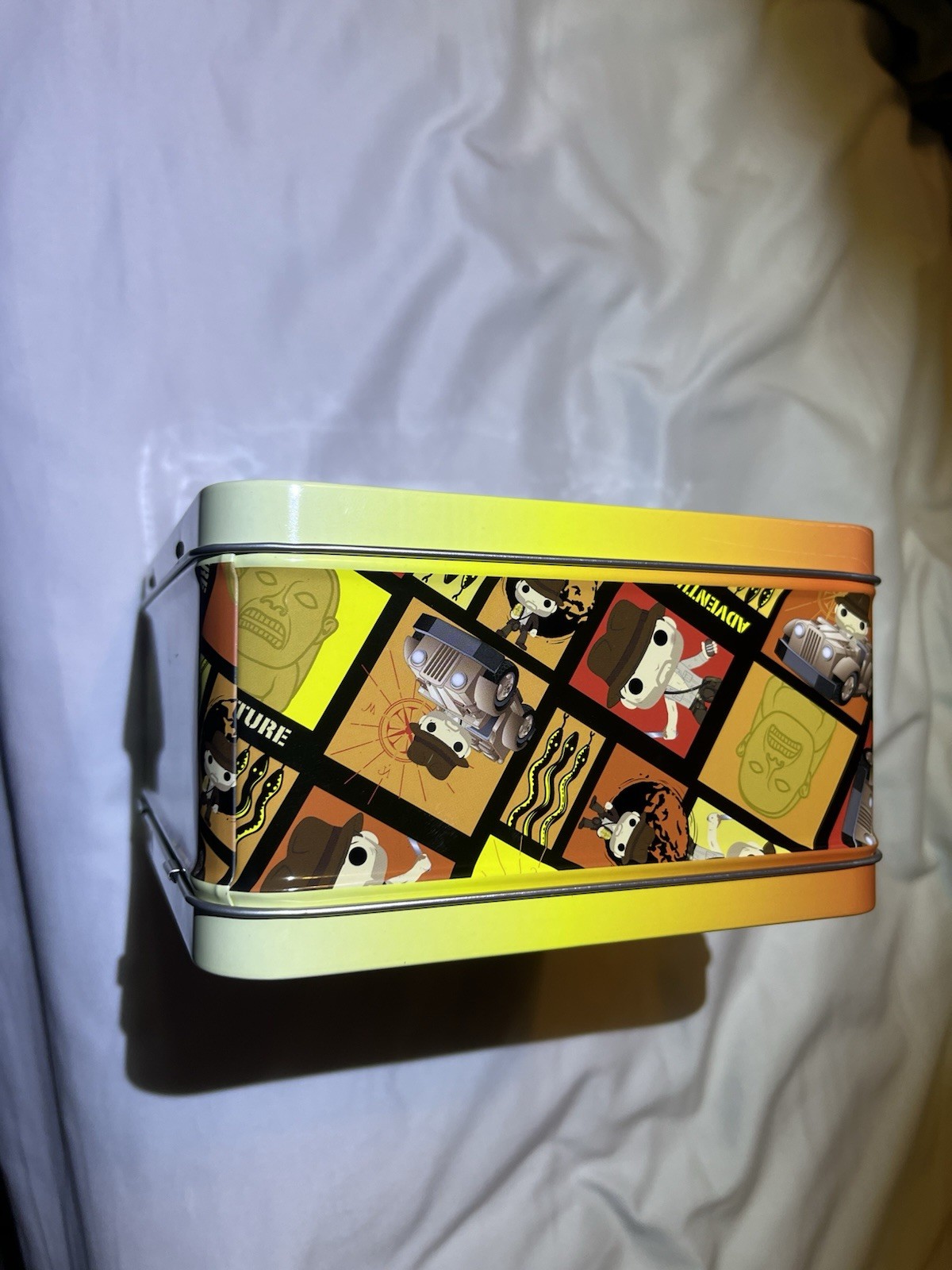 Funko Pop /Indiana Jones /Embossed Metal Lunchbox/ Harrison Ford.