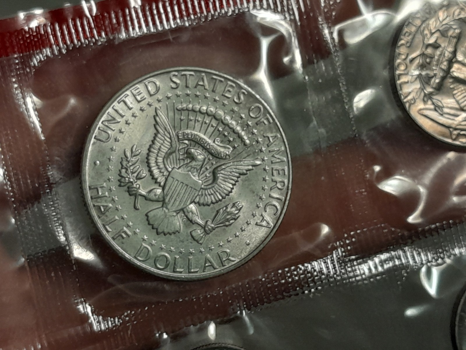 1968 US MINT P/D Set. 40% SILVER Kennedy Coin.