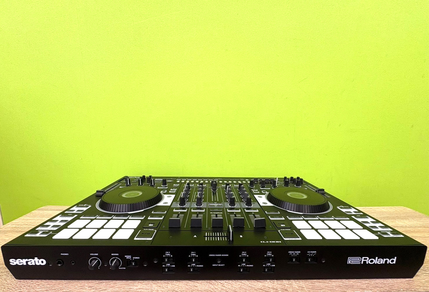 Roland DJ-808 DJ Controller Used Tested