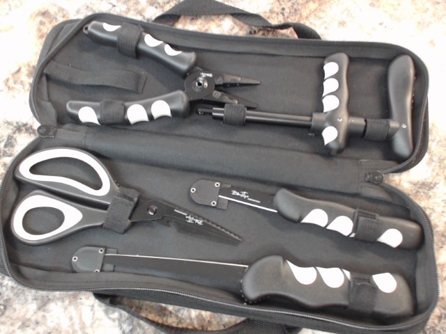 BLACKTIP 7 PIECE ANGLER FISHING KIT (ASA066560)