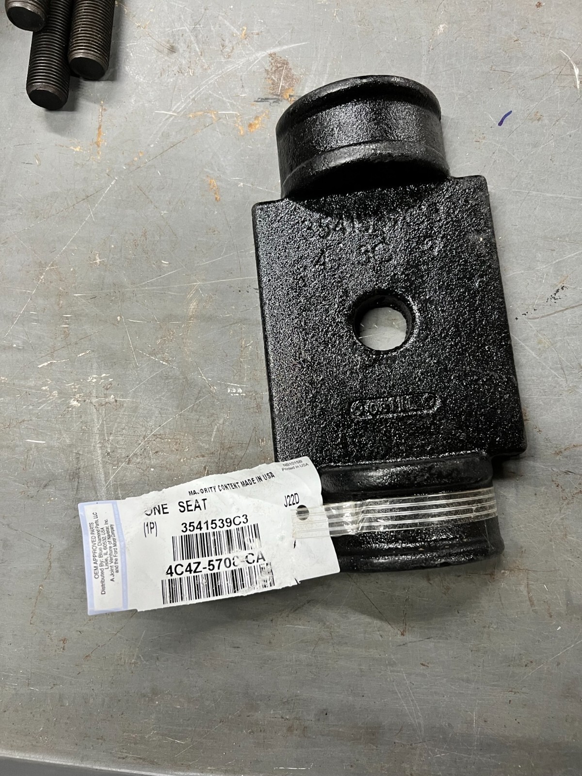 GENUINE NEW OEM INTERNATIONAL U BOLT SEAT 3541539C3